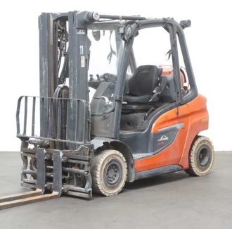 Linde four wheel forklift