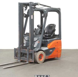 Linde three wheel forklift